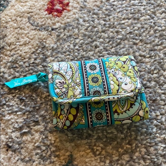 Vera Bradley Handbags - Vera Bradley wallet EUC